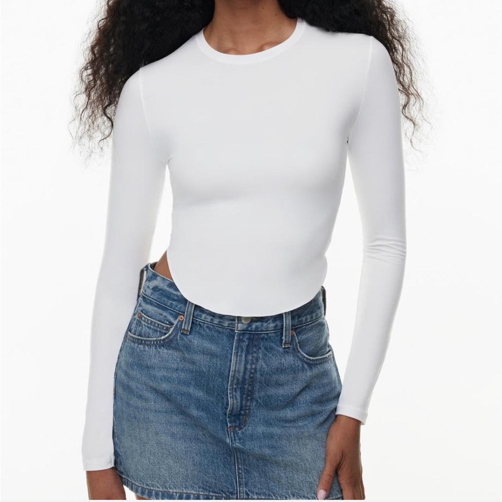 Aritzia (Wilfred) White Long-Sleeve Top